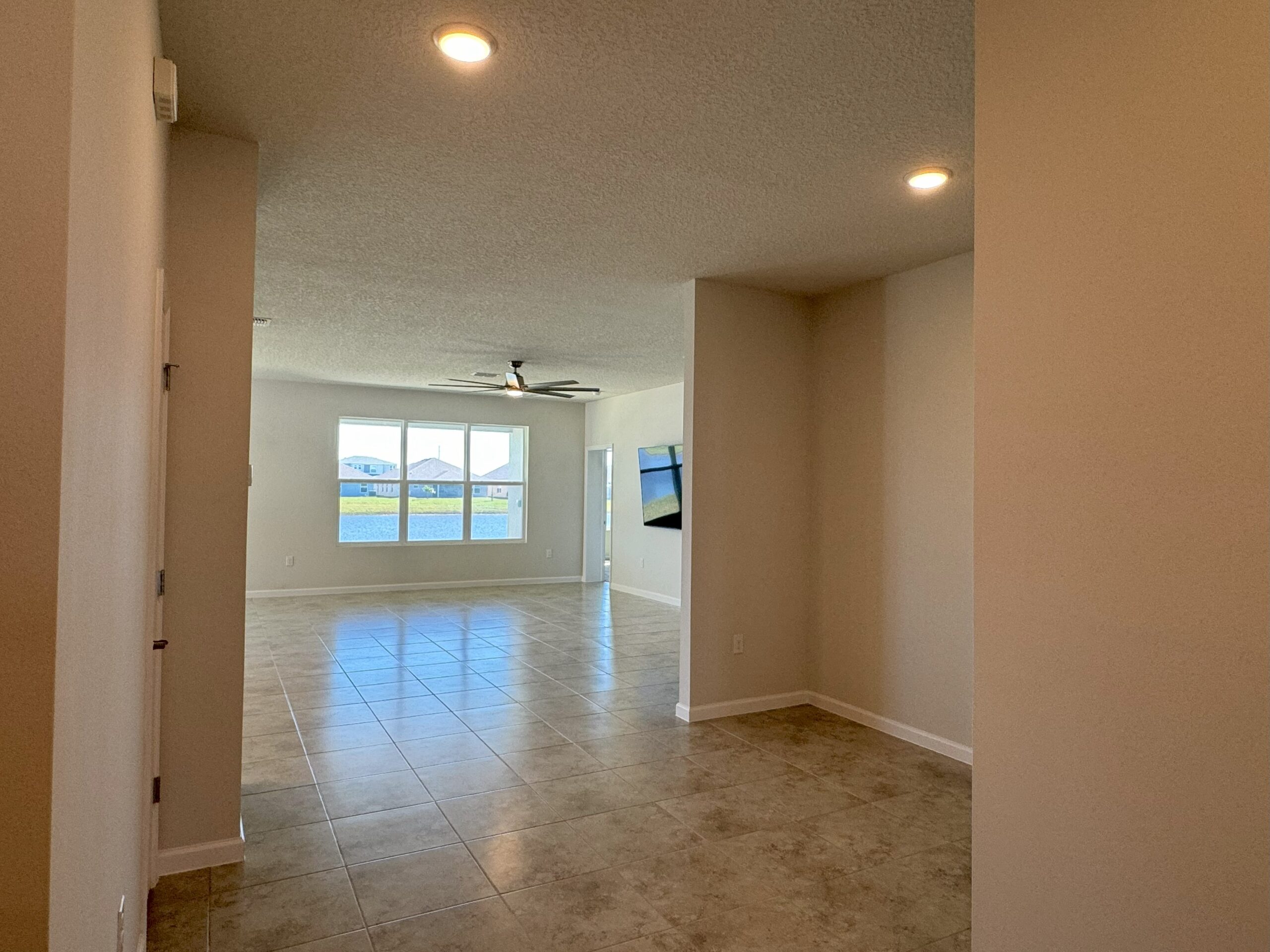 4-Entrance-into-living-space