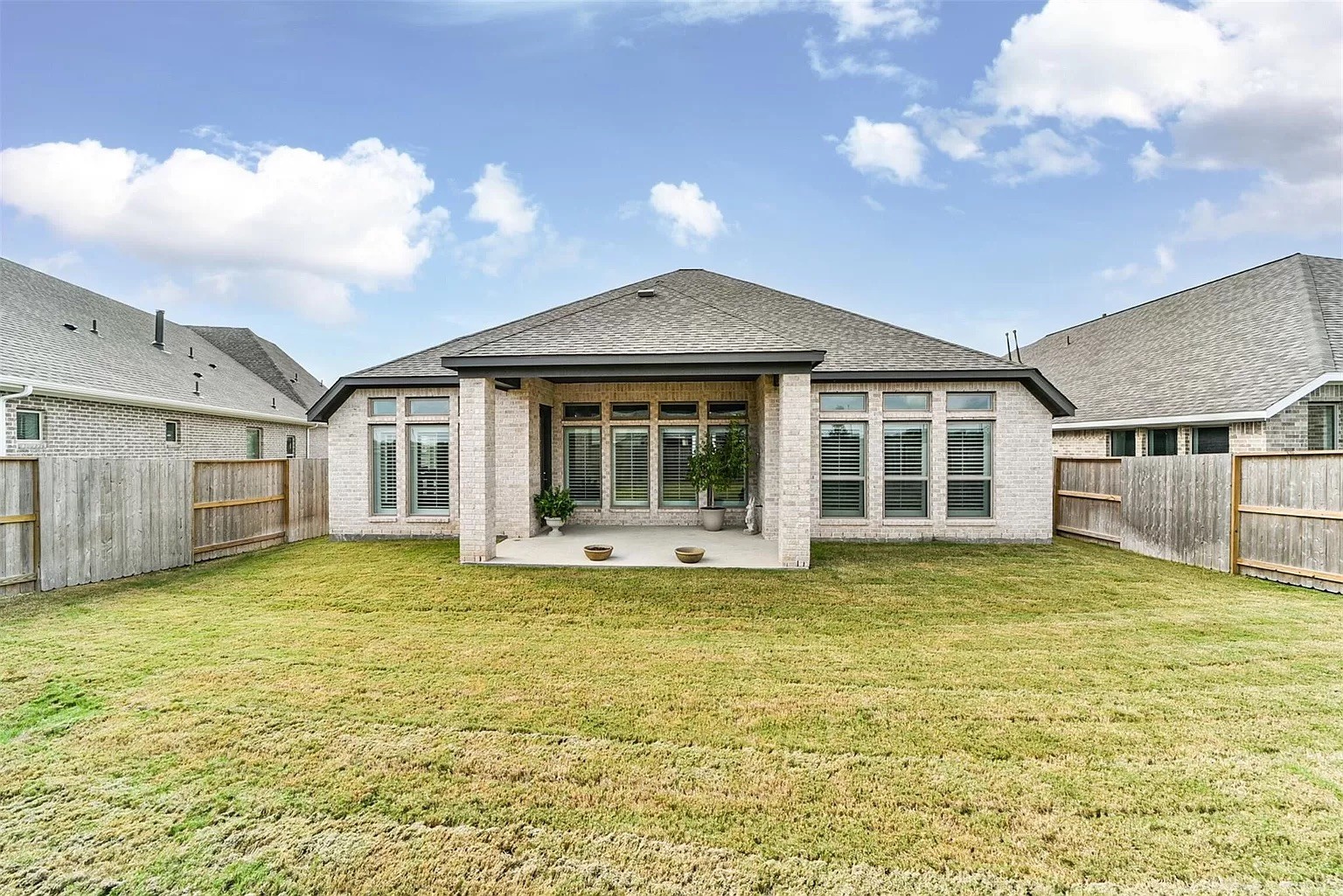 166a19e6b9b921bfdda7e144099b6bca-uncropped_scaled_within_1536_1152