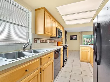 9d5cad716112e73ad31752147fd37fbc-cc_ft_384