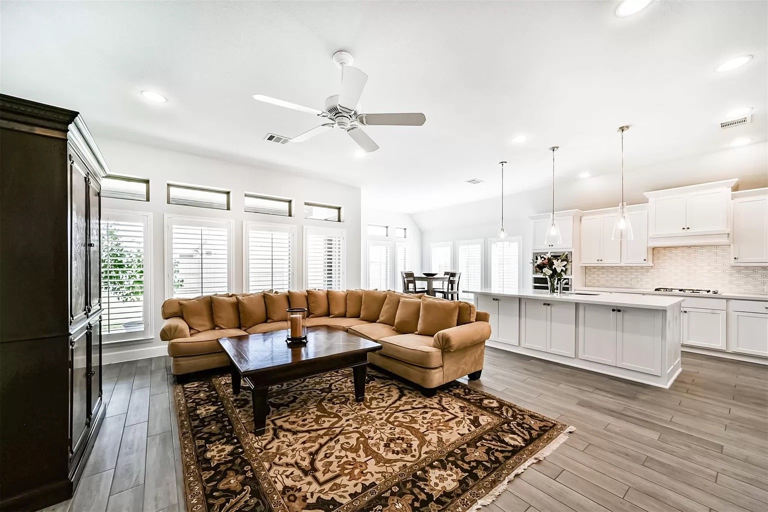 d653400582fd4078c0e4462a573108c2-uncropped_scaled_within_1536_1152