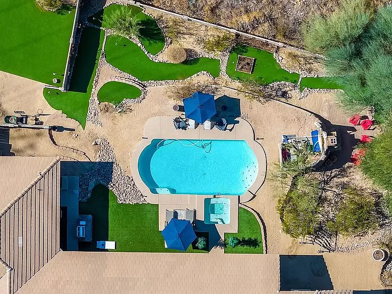 24865e5dda5c2febd8f8b7fc7398c9ca-cc_ft_768