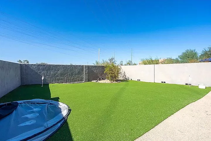 67e9bc1205f3d36f96fa34e4996ffbd3-cc_ft_768