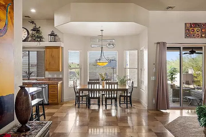 736a8c5fbfcba03db68a8b450e6833f2-cc_ft_768