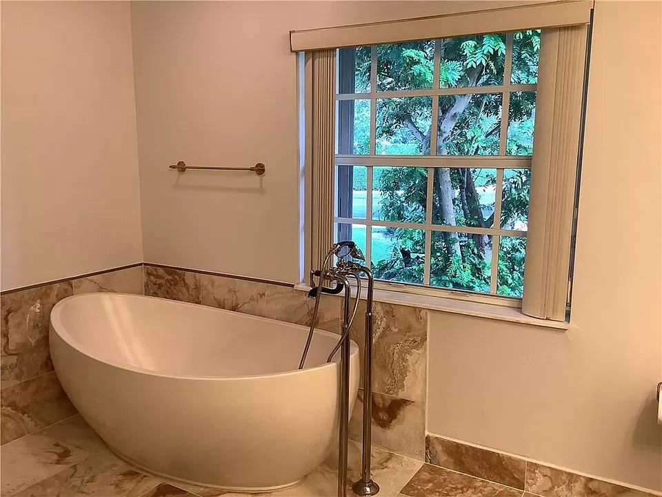 pic-for-4806-S-Lee-Rd-10